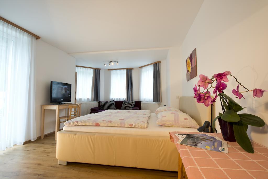 Gasthaus Pension Zur Nixe Steinbach am Attersee Rom bilde